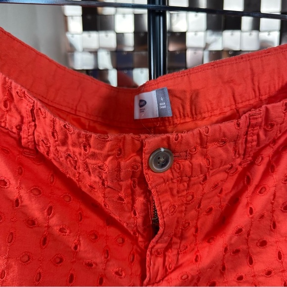 Old Navy Coral Size 4 Regular Lace Eyelet Cut Bermuda Style Shorts WAIST 16 - Picture 8 of 10